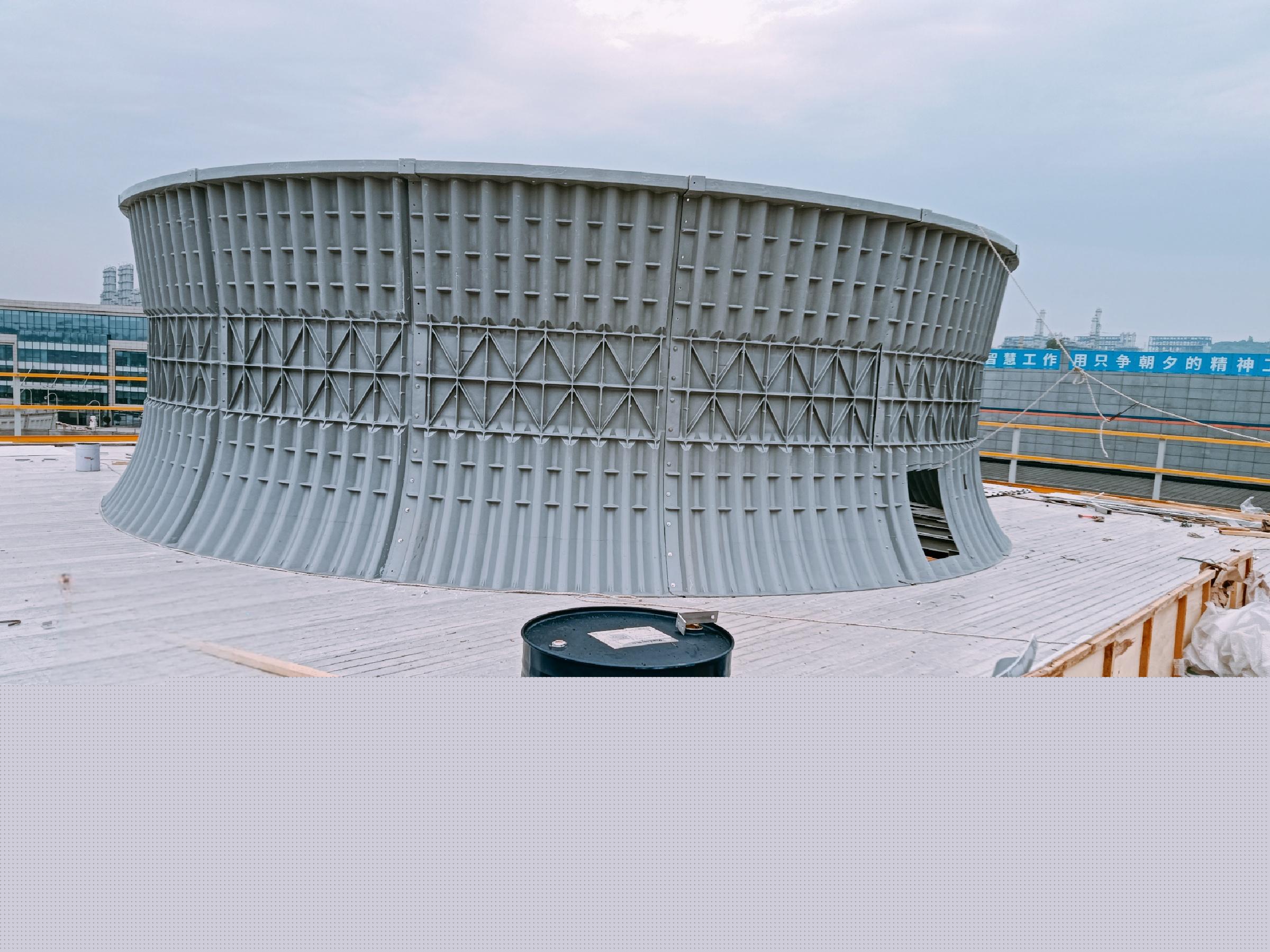 單臺(tái)5000全玻璃鋼塔組裝完畢